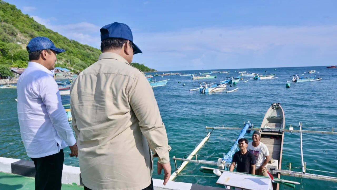 Presiden-Prabowo-saat-melakukan-kunjungan-kerja-ke-Kampung-Nelayan-Merah-Putih-KNMP-di-Kelurahan-Leato-Selatan-Kota-Gorontalo Presiden-Prabowo-saat-melakukan-kunjungan-kerja-ke-Kampung-Nelayan-Merah-Putih-KNMP-di-Kelurahan-Leato-Selatan-Kota-Gorontalo.png